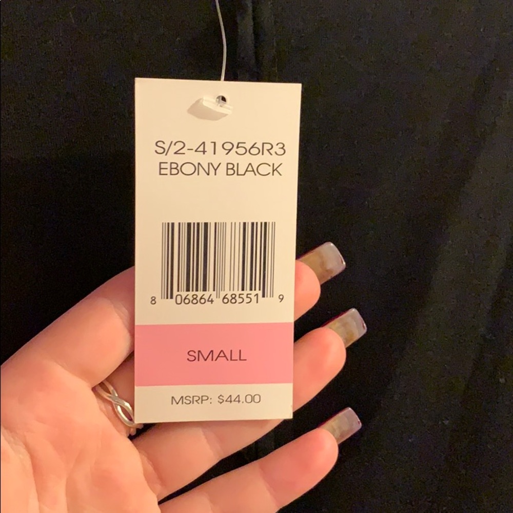 black shirt - Picture 4 of 4